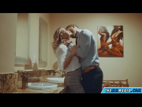 ❤️ Том биетэй шаргал үст таныг нийтийн бие засах газар уруу татах үед ☑ Супер секс порно дээр mn.marketapp.top